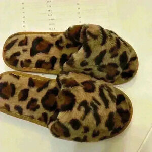 Cheetah print slip on shoes size 40-41 / 9 / 9.5 runs small night slippers NWOT